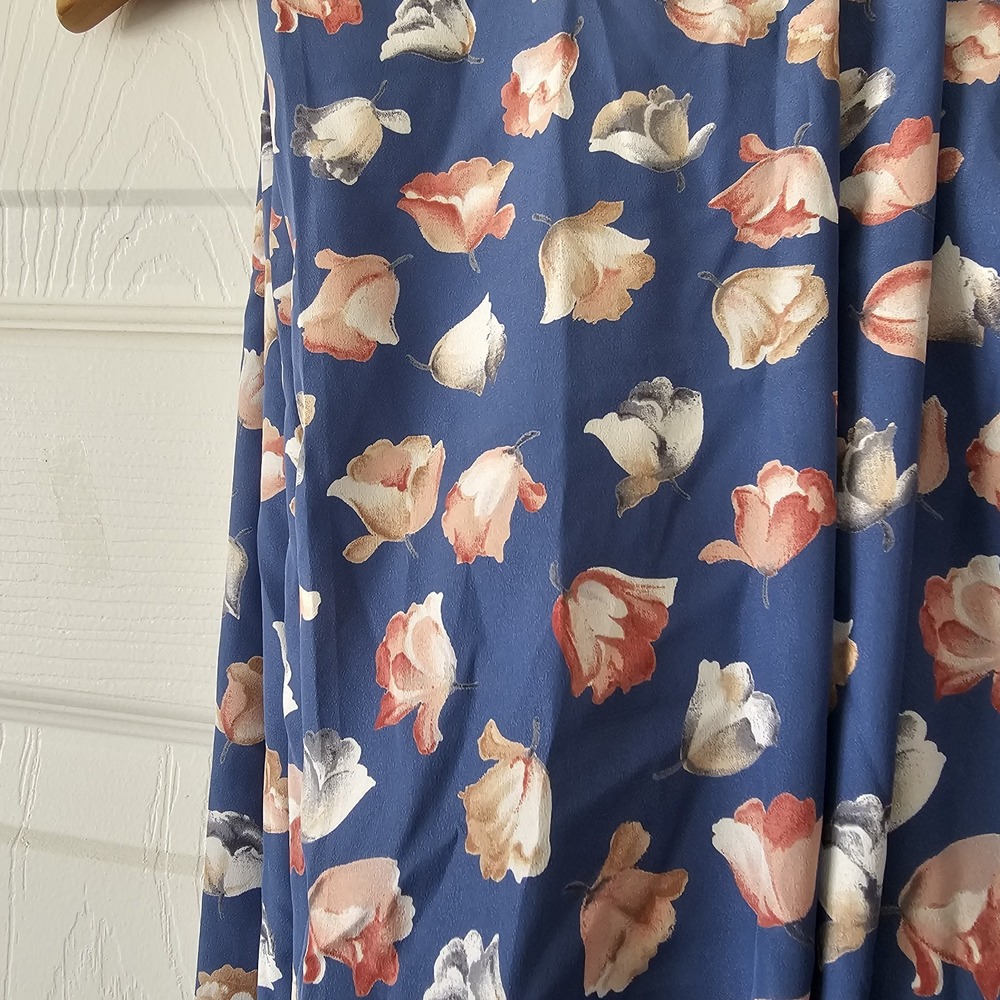 Vintage 1990s 2000s Dusty Blue Rayon 2+ Yards Lisianthus Rose Flower Fabric #31 - Picture 2 of 7